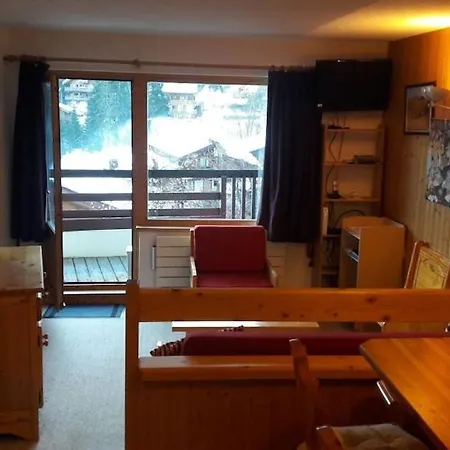 La Tania 4 To 6 People At The Foot Of The Slopes